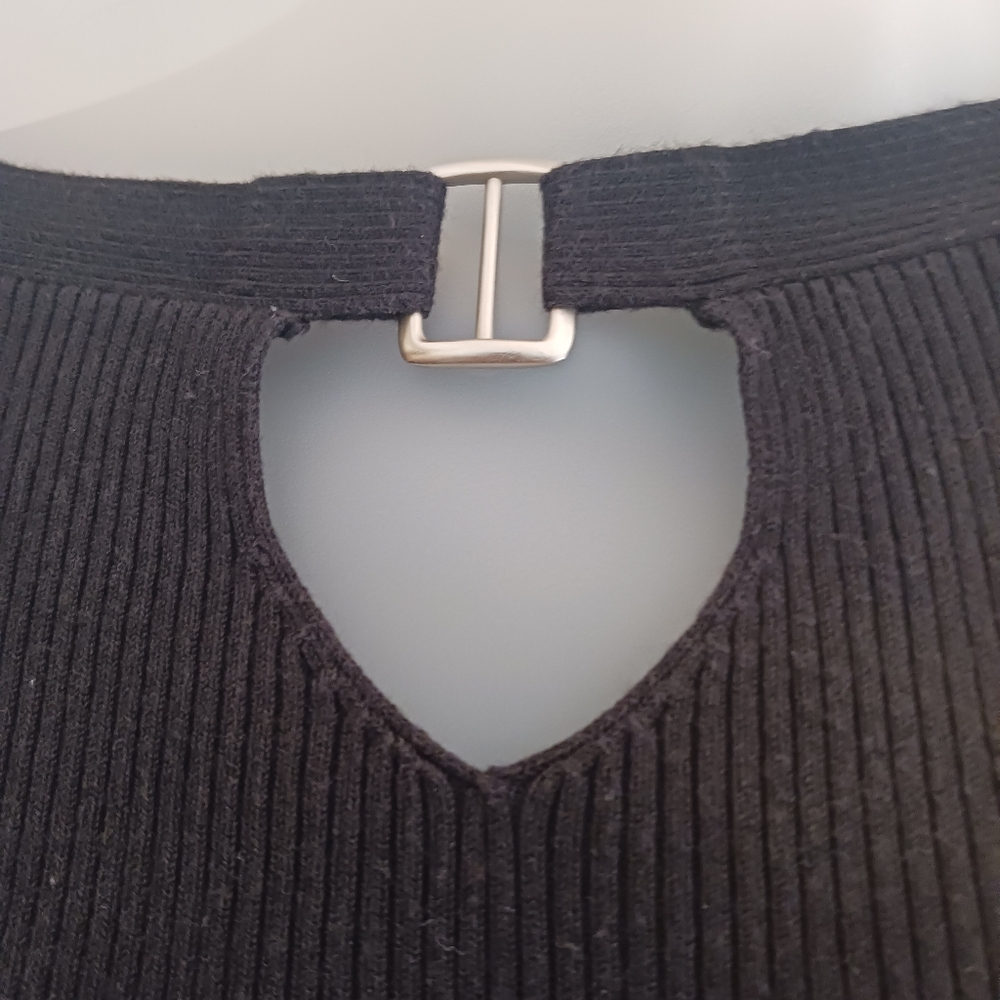 Sweater - Picture 3 of 4